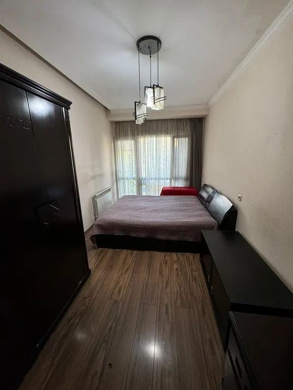 Квартира с 2 спальнями и балконом у цирка, с парковкой