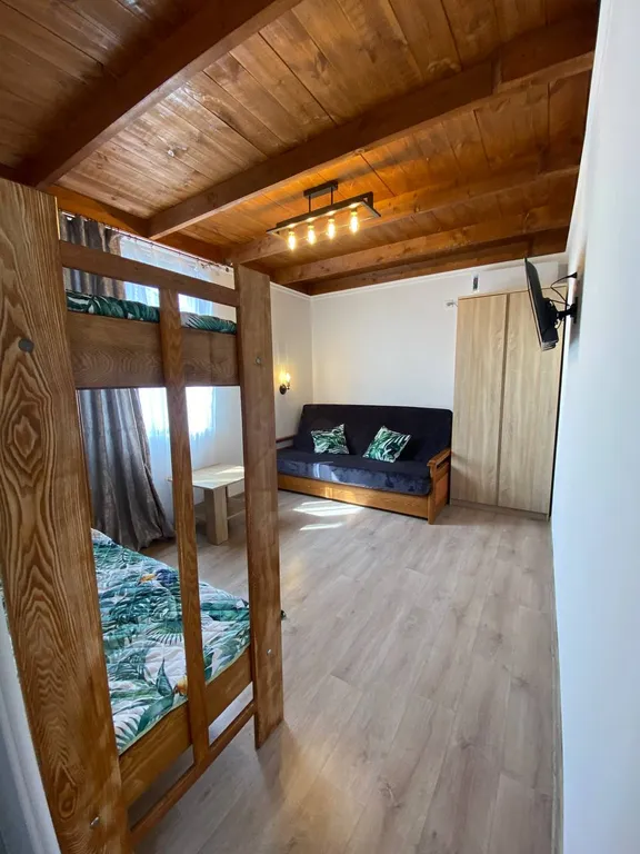 Уютный домик у сада