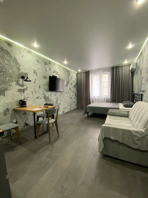 Студия с дизайнерским ремонтом