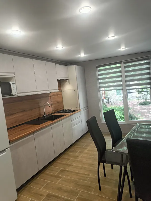 Коттедж Коттедж Этаж двухкомнатный в центре — Геленджик