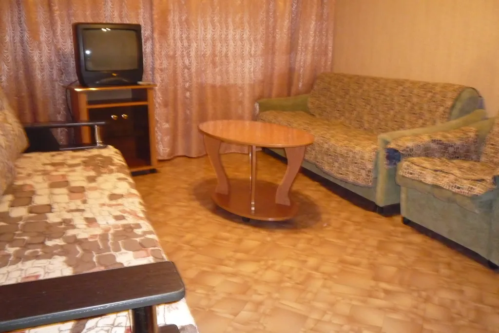 1 комнатная квартира рядом с ж\д вокзалом — аренда посуточно в Орск