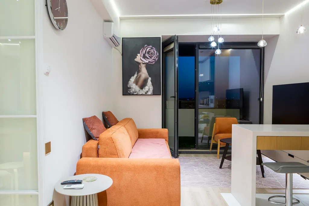 Уютная и теплая квартира в NRG U Tower