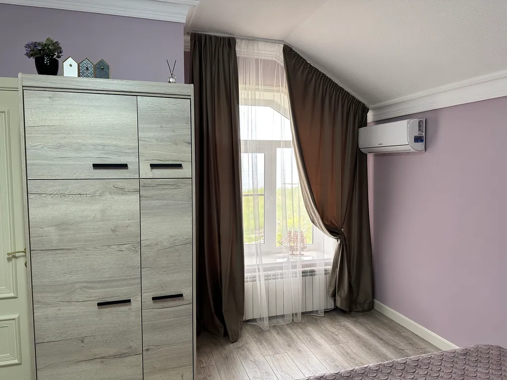 Уютный дом у моря в черте города