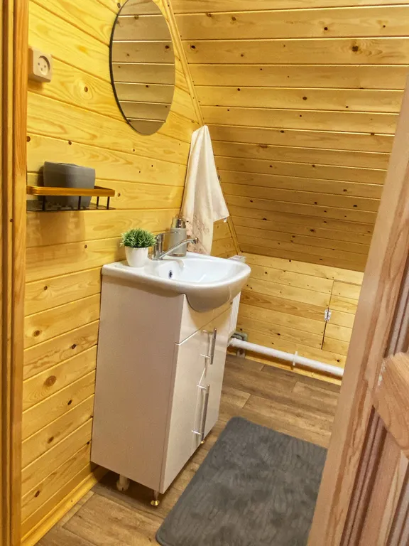 Дом на берегу реки