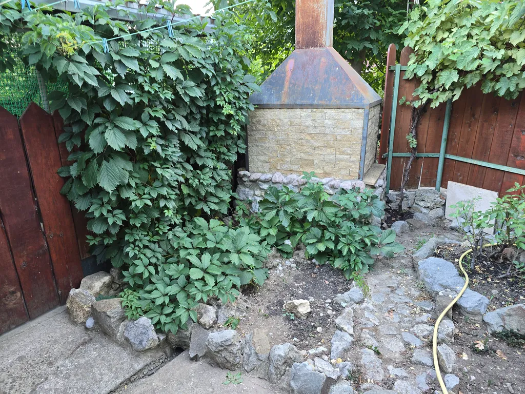 Коттедж Уютный домик с удобствами, отдельная кухня, беседка, мангал — аренда посуточно в Гурзуф