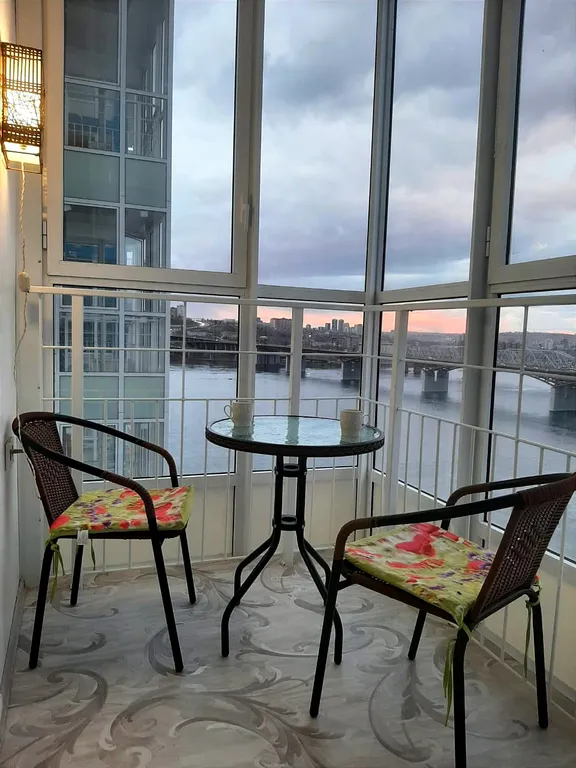 2-комнатная квартира с видом на Енисей, 9 минут до Бобрового лога