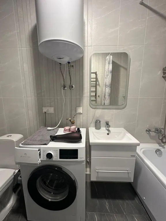 Изящная 2евро с бассейном на море в Сукко около Кипарисового озера