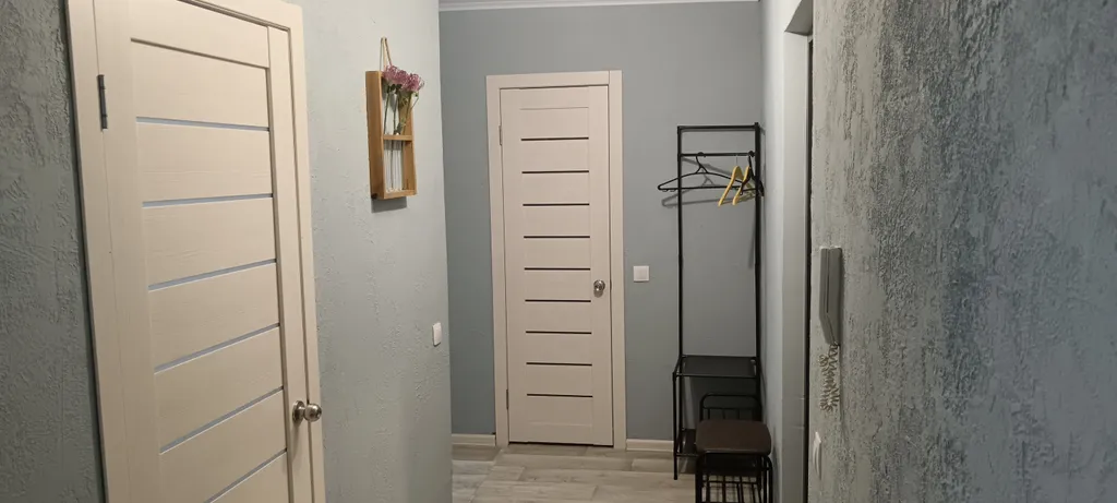 Уютная двухкомнатная квартира с хорошим ремонтом в тихом районе