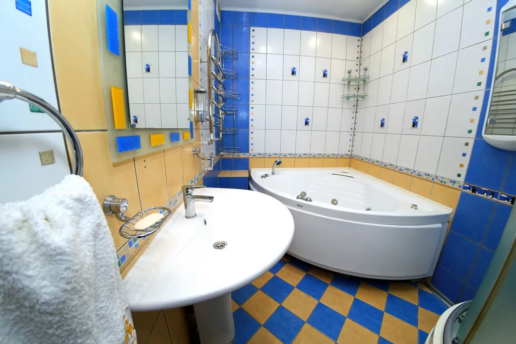 Панорамные апартаменты с видом на Иртыш