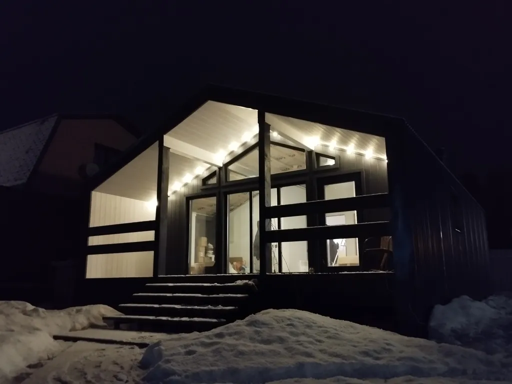 Уютный дом на две семьи в коттеджном поселке