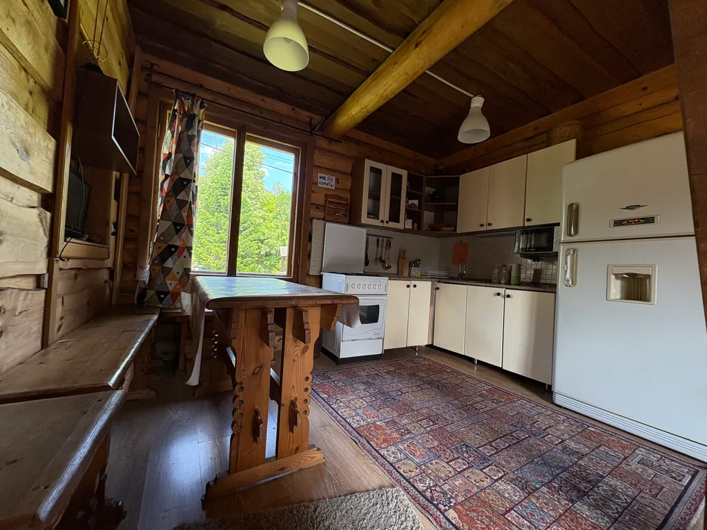 Дом у бассейна