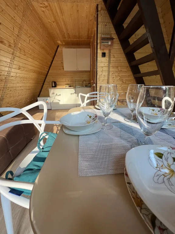 Шале на берегу реки