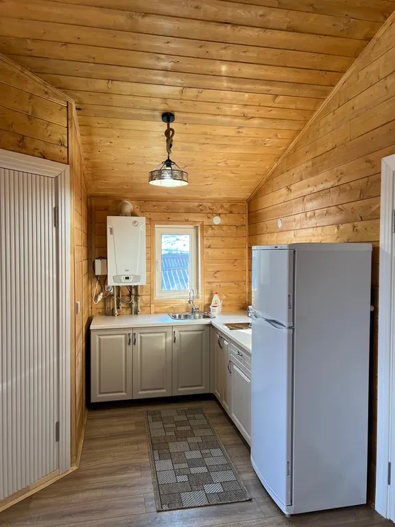 Большой шестиместный домик с двумя спальнями и гостинной кухней