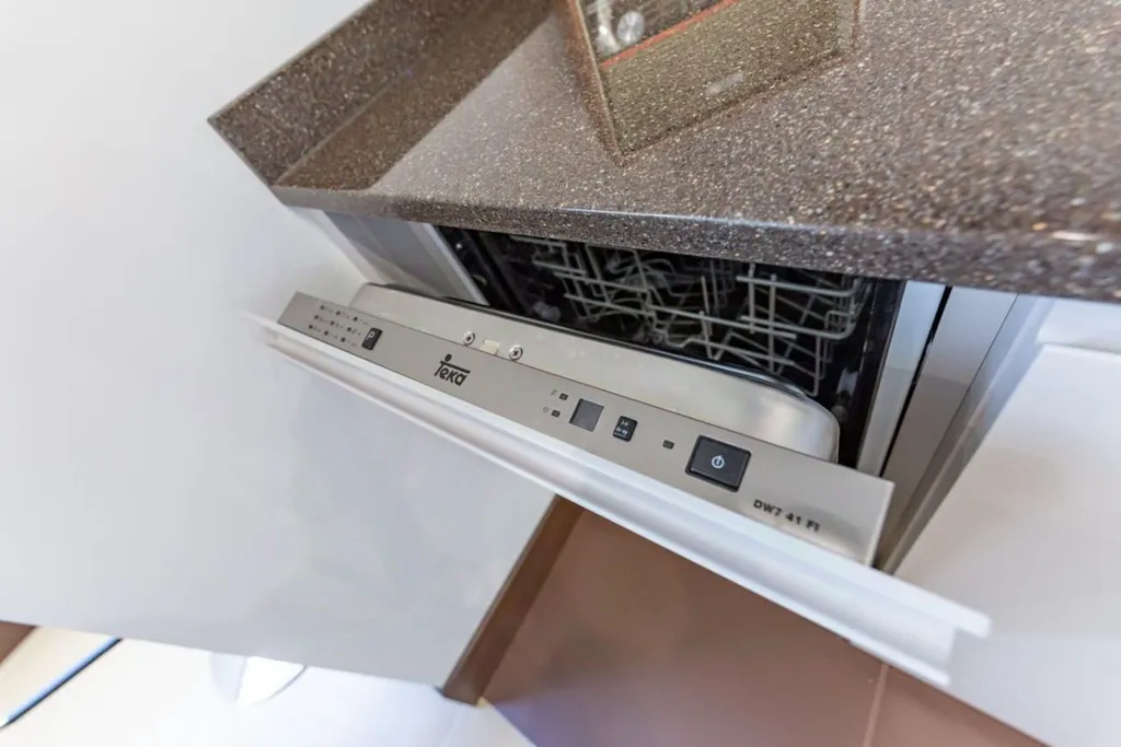 2-комнатная квартира с красивейшим видом на море и горы