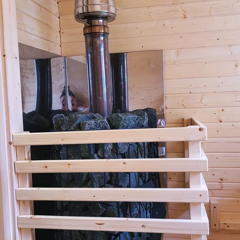 Уютный дом с баней, чаном и видом на горы