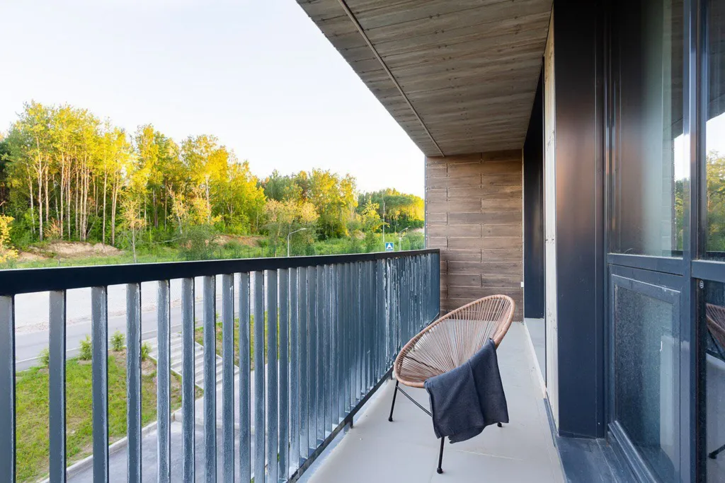 Апартамент с двумя спальнями и большим балконом у курорта