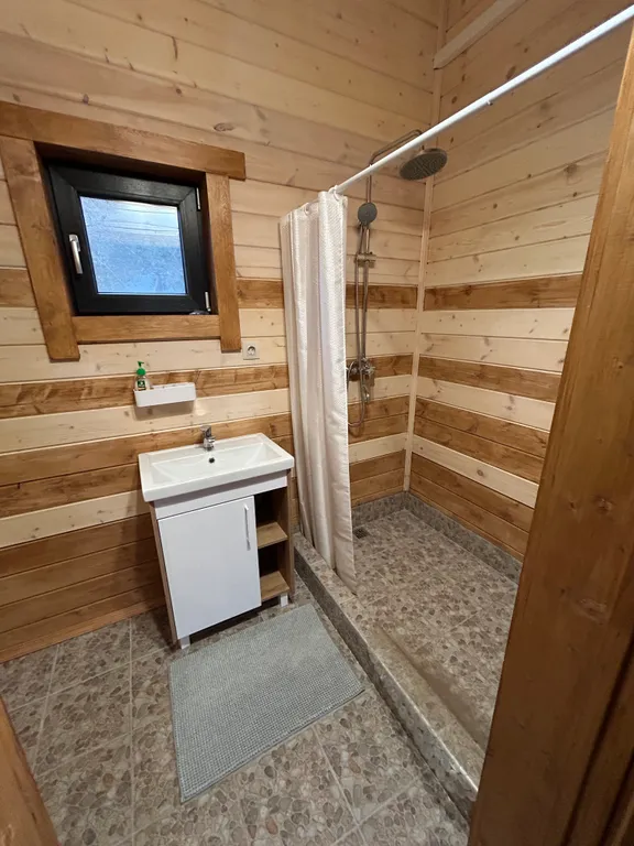 Коттедж с бассейном и сауной