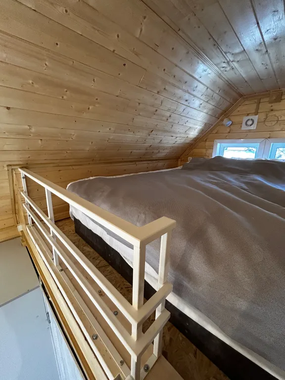 Багульник на первой линии озера Байкал