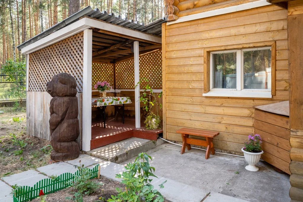 Дом 1 в лесу у реки