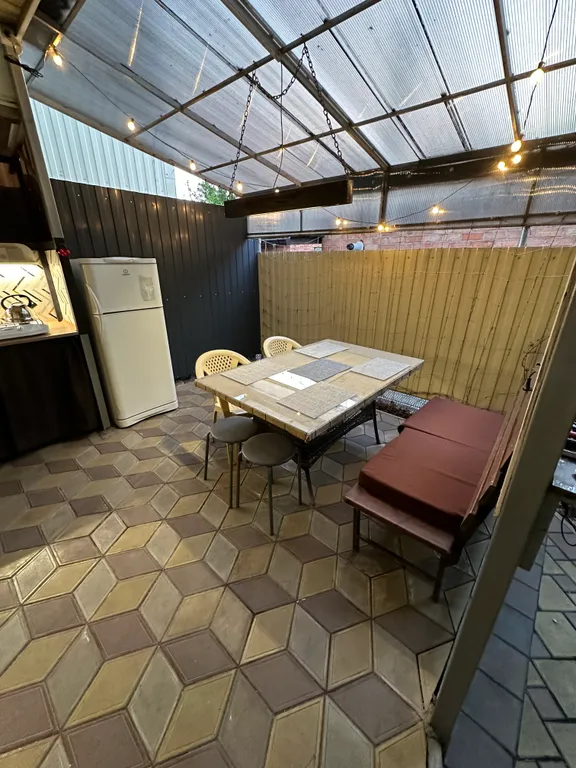 Уютный домик с балконом и террасой