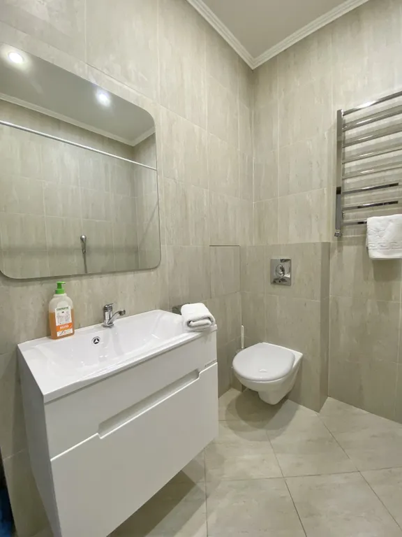 Евродвухкомнатный апартамент с балконом и видом на пик Аибга