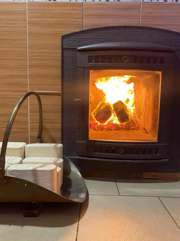 Коттедж с теплым бассейном и баней на дровах