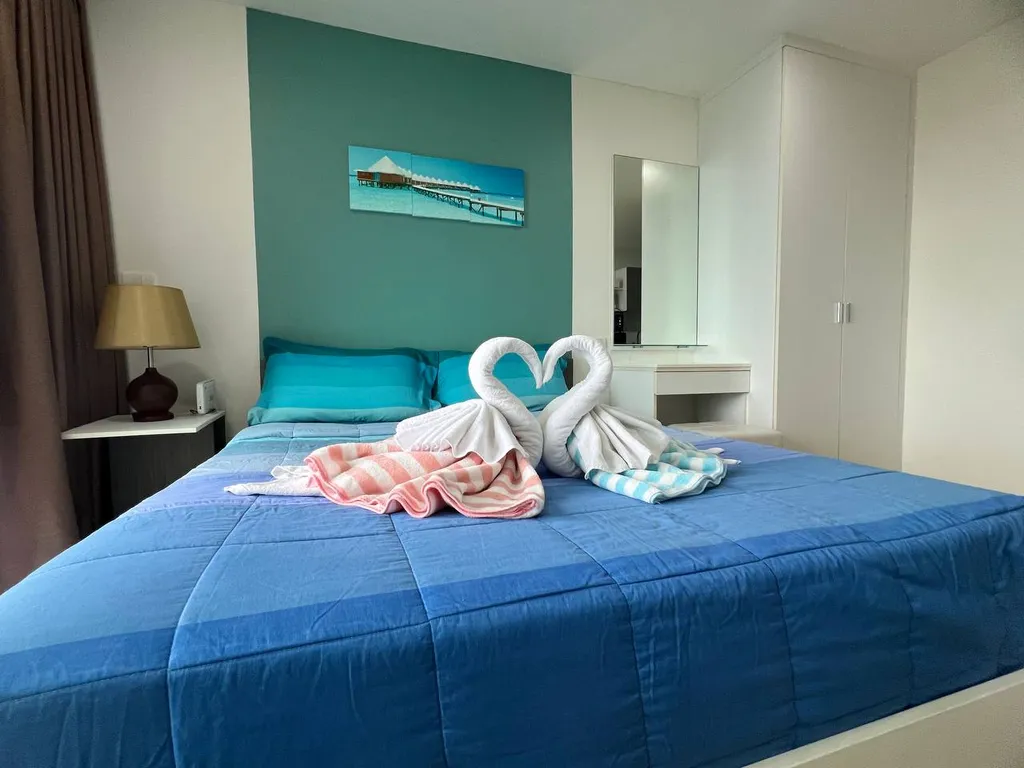 Студия после ремонта с удивительным видом с 8 этажа в центре Каты