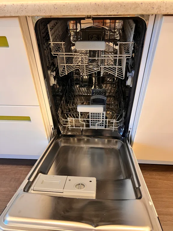 Евротрешка в таунхаусе с лужайкой и зоной барбекю