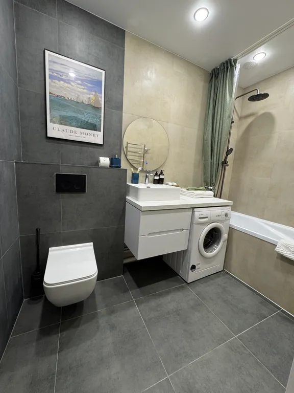 Новая просторная двухкомнатная квартира в новом монолитном доме