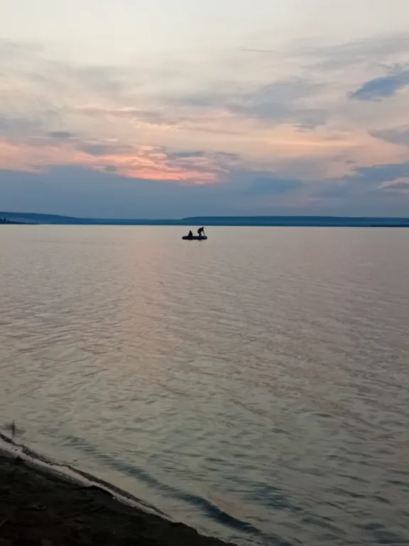 Уютный дом на берегу озера Камбулат