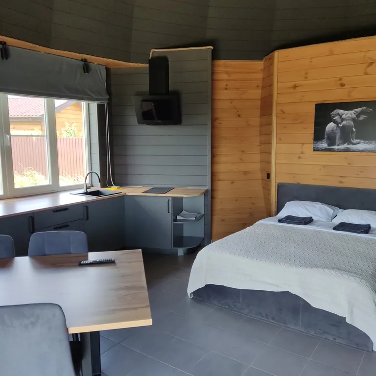 Купольный домик для семьи с чаном