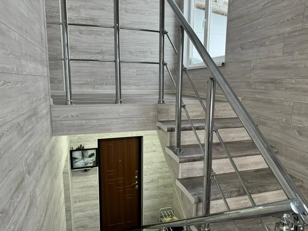 Двухэтажный дом с баней и бассейном