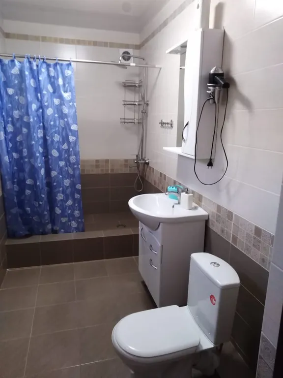 Отдельный 2-х этажный благоустроенный дом в тихом районе у моря