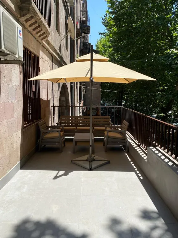 Квартира с прекрасной террасой видом на парк