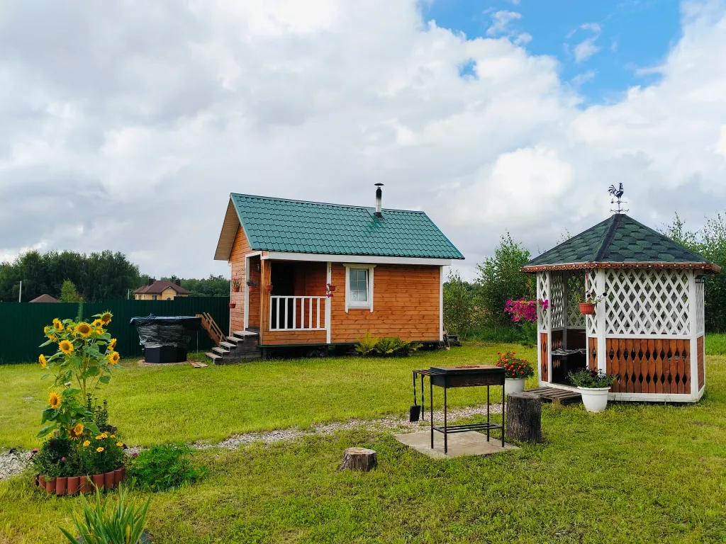 Уютный домик с отдельно стоящей русской баней на дровах и банным чаном