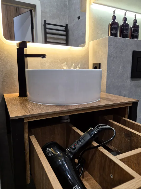 Уютная студия с ванной и прекрасным видом на реку и лес