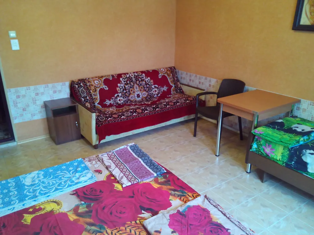 Дом у моря и парка фрунзе