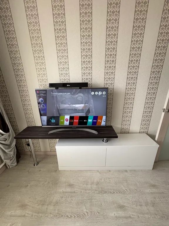 Светлая двухкомнатаная квартира с дизайнерским ремонтом рядом с центром города