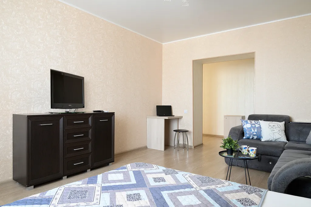 Современная двухкомнатная квартира с изолированными комнатами в центре