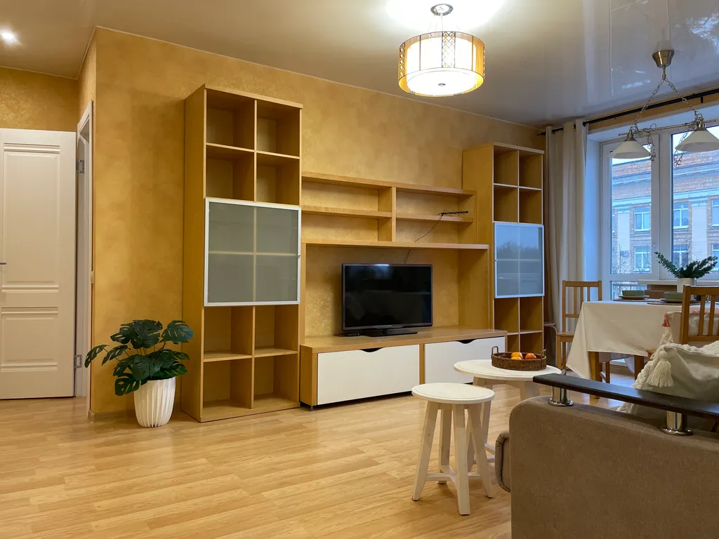 Теплая квартира с видом на центральную площадь