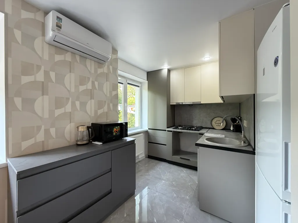 Новая евротрешка толтый мыс 5-7 мин до моря