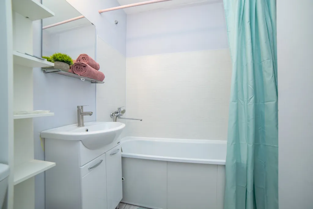 Студия с балконом на Анатолия Муранова 12 для двоих