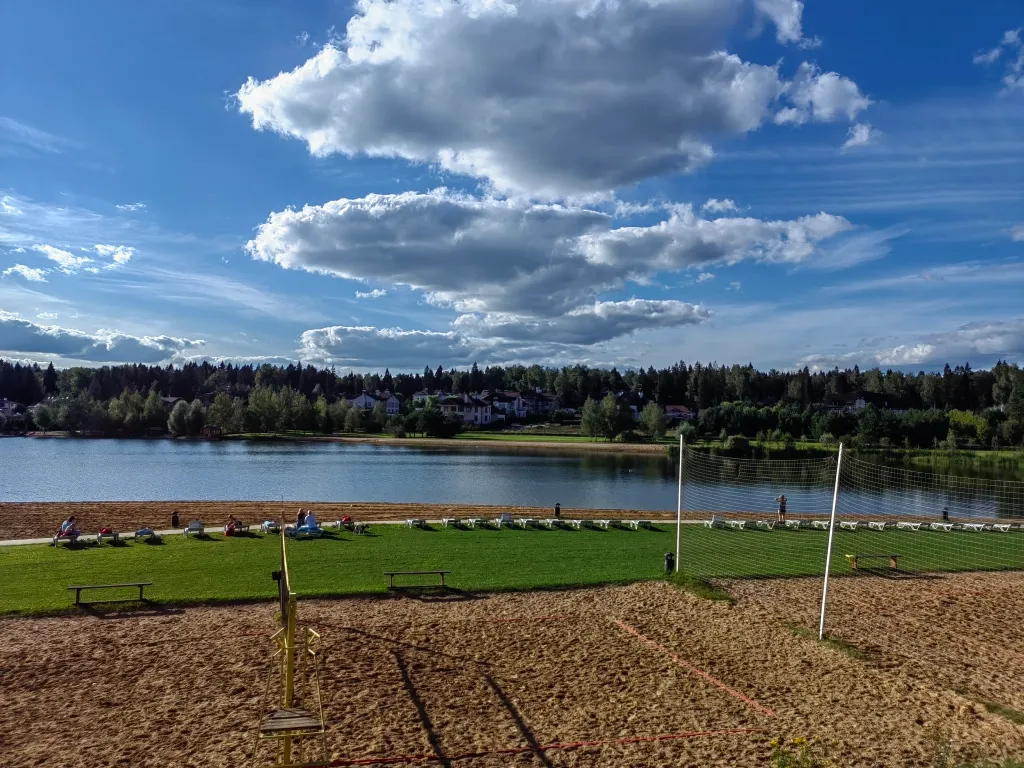 Студия в доме у озера