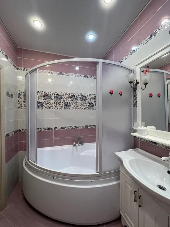 Квартира Квартира Большая 3 комнатная квартра с видом на море — Геленджик