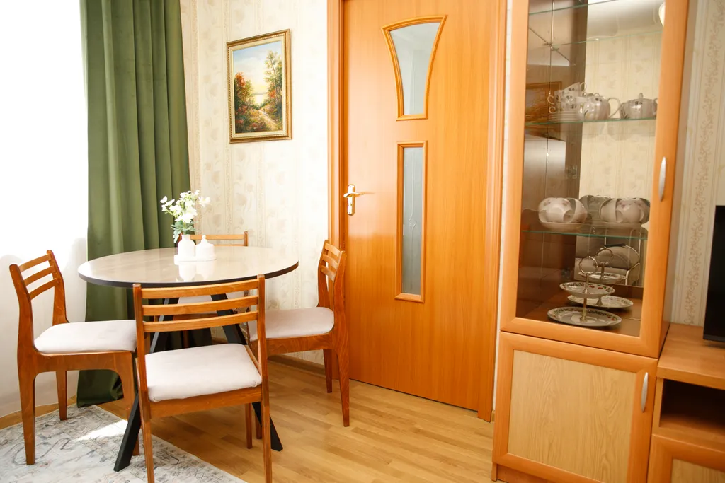 Светлая 2-комнатная квартира с библиотекой на Студенческом бульваре у ПетрГУ