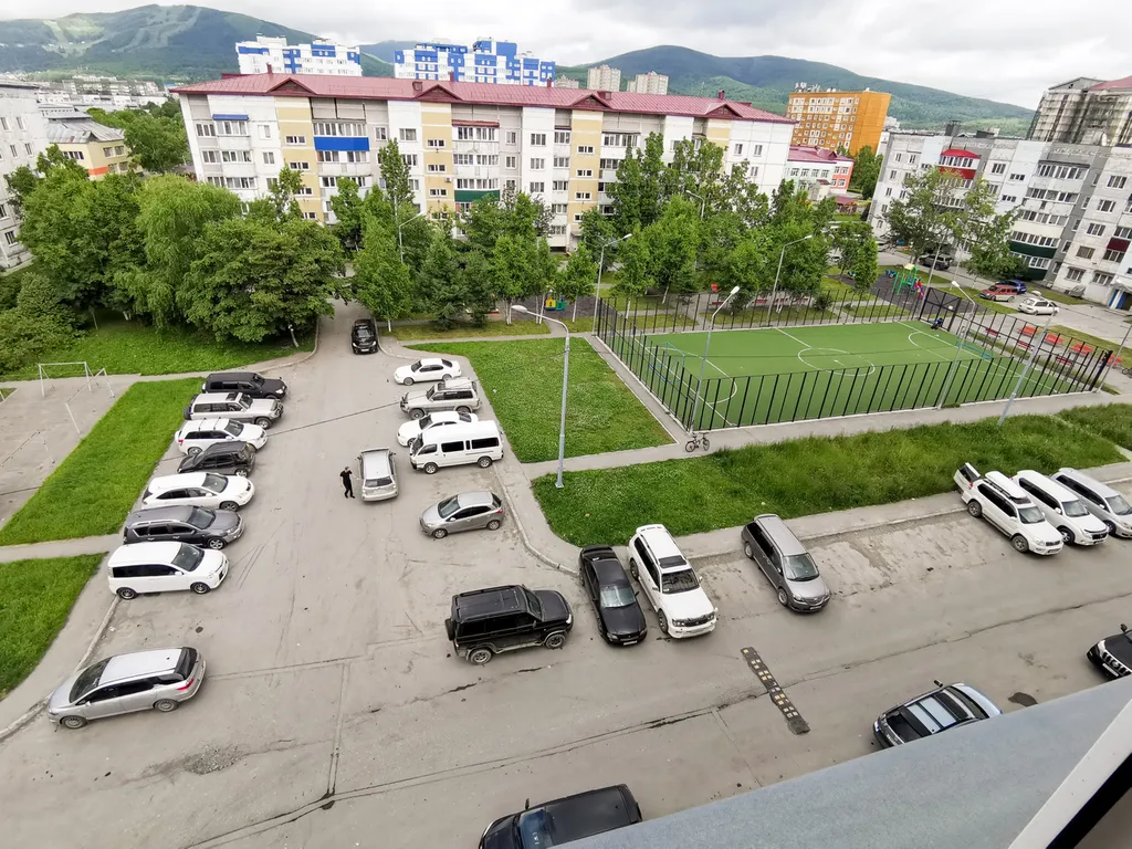 Трехкомнатная квартира в центре с видом на горы