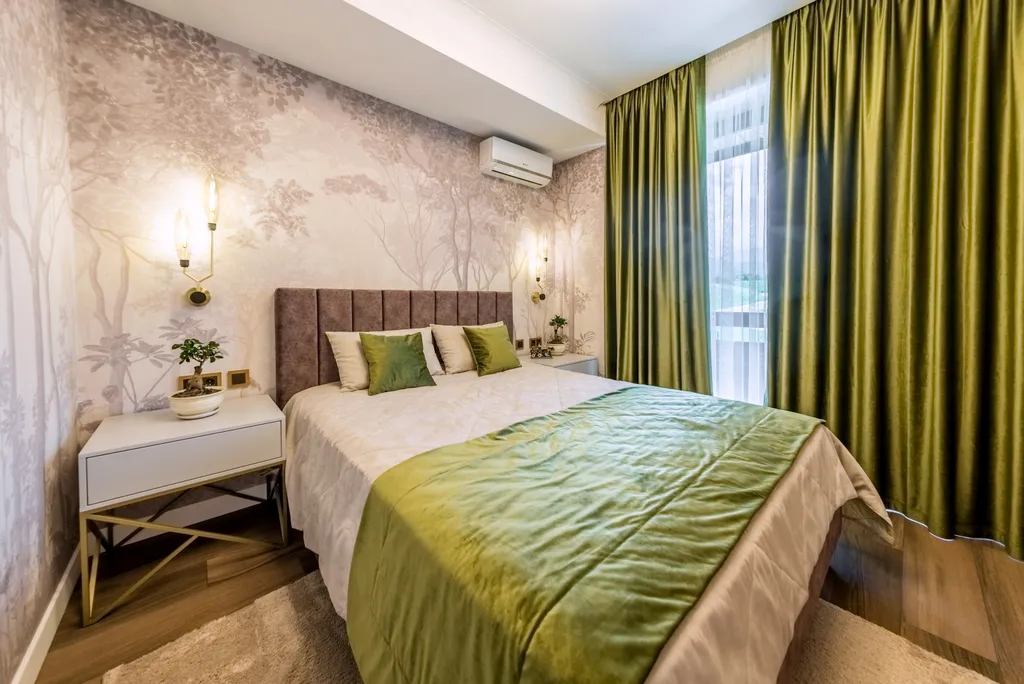 Апартаменты с видом на горы из спальни