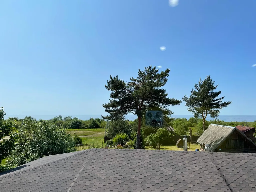 Студия с панорамным видом на озеро