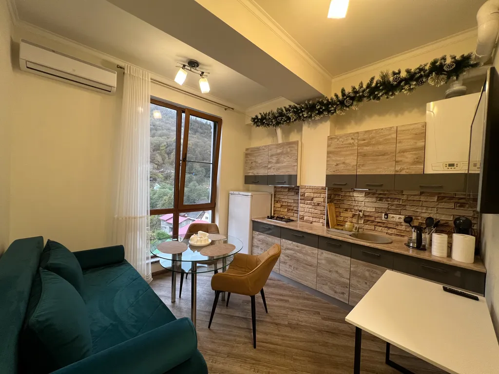 Сдается однокомнатная квартира в центре Красной поляны. — аренда посуточно в Красная Поляна