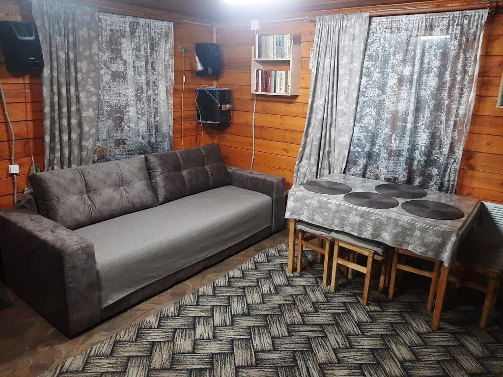 Дом с баней на территории частного домовладения